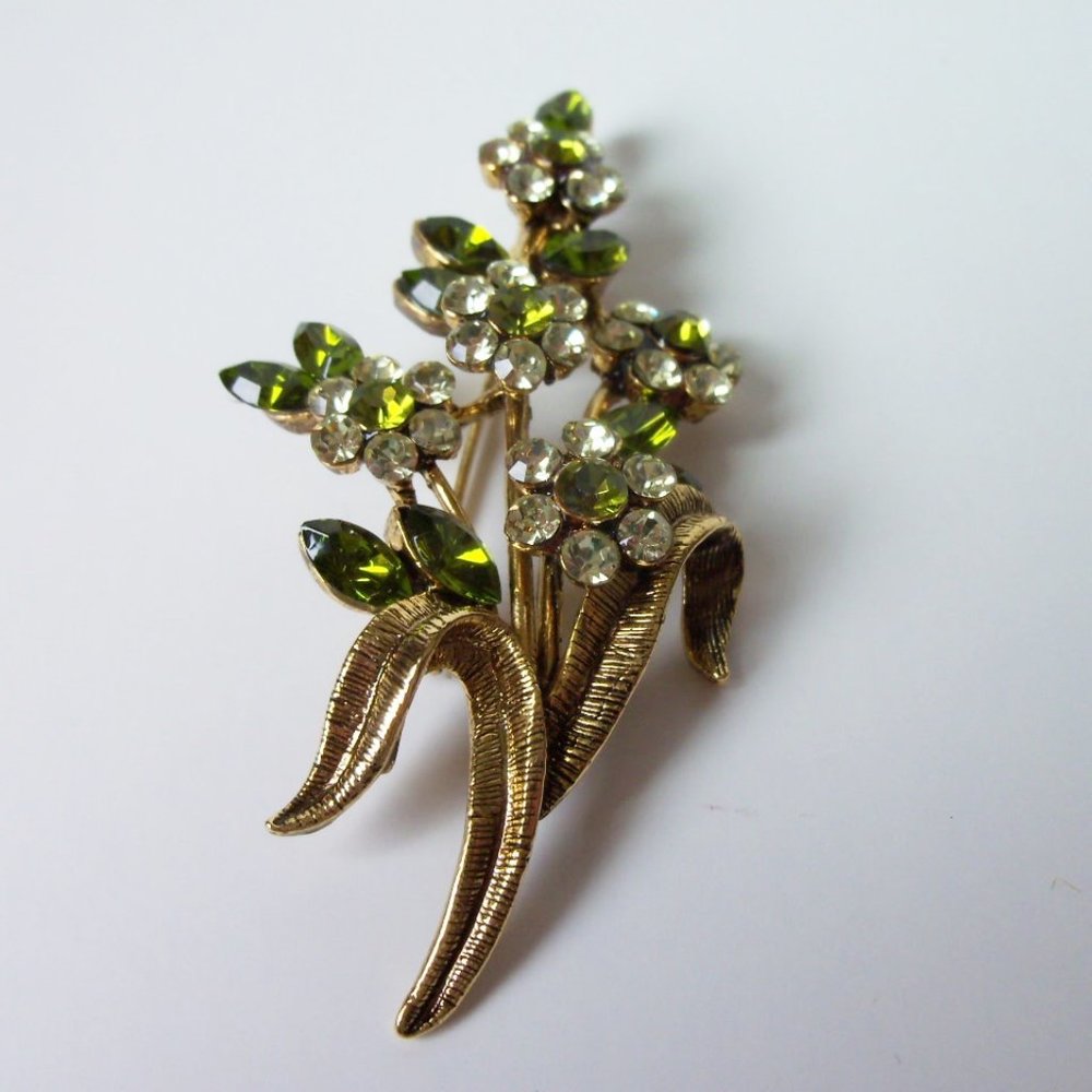 Mid Century Rhinestone Brooch, Stamped Wm (#EV427)